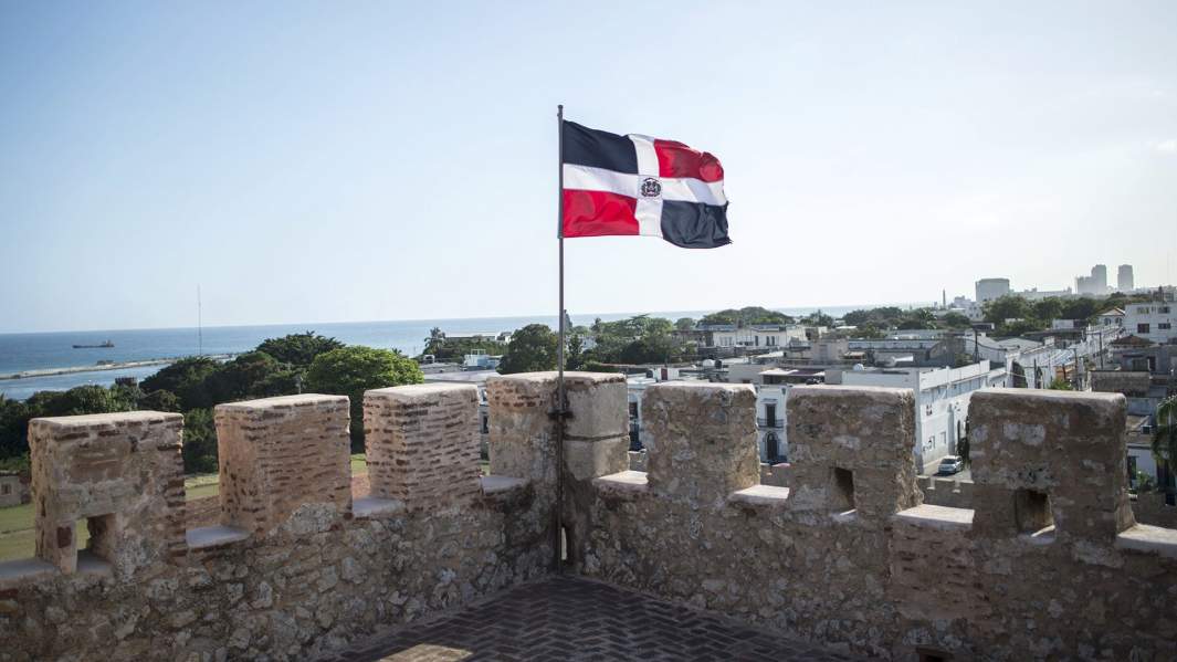 флаг доминикана