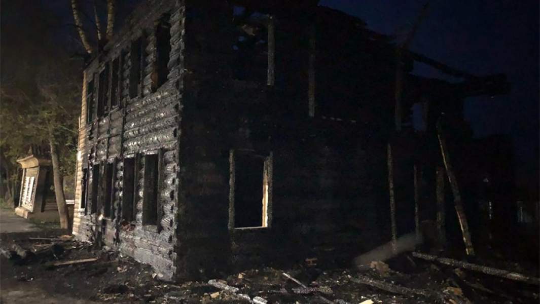 Сгоревший дом 37 по Проспекту Карла Маркса в Новой Ладоге