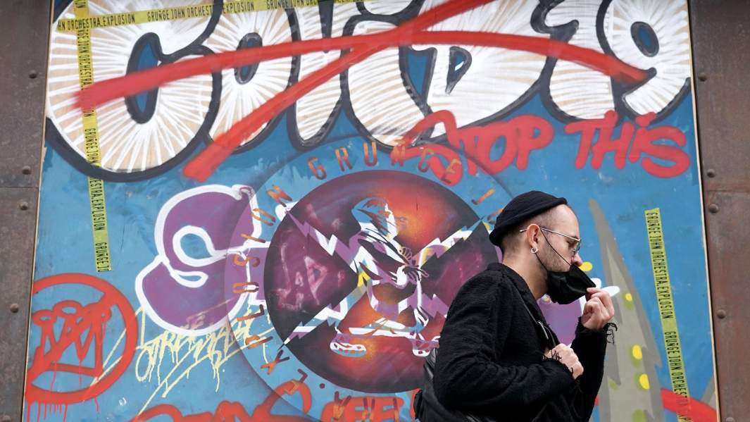 короновирус граффити