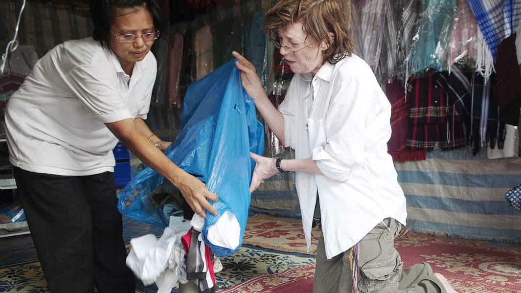 Джейн Биркин с благотворительной миссией в Мьянме