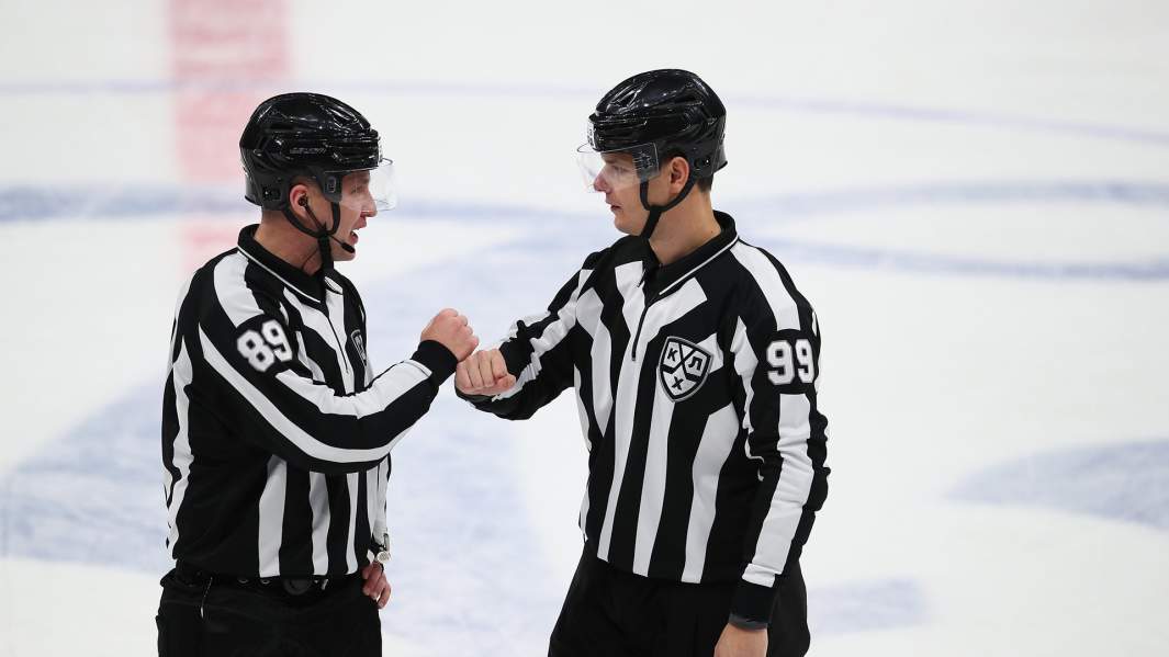 арбитры хоккейные