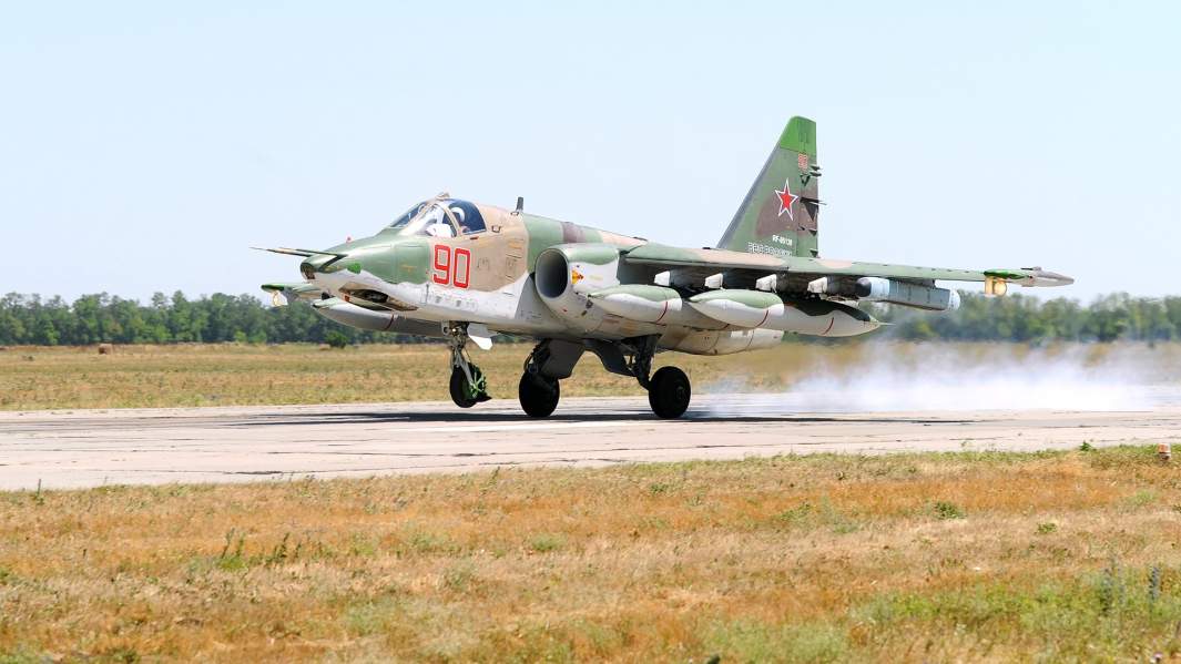 Штурмовик Су-25