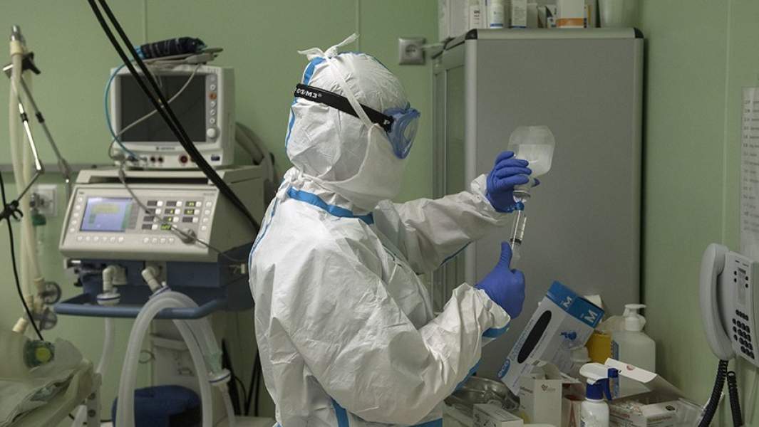 Врач в отделении реанимации и интенсивной терапии 