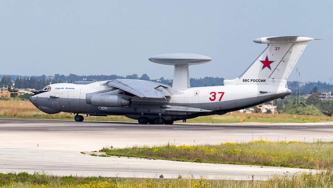 Самолет дальнего радиолокационного обнаружения и управления А-50 на российской авиабазе Хмеймим