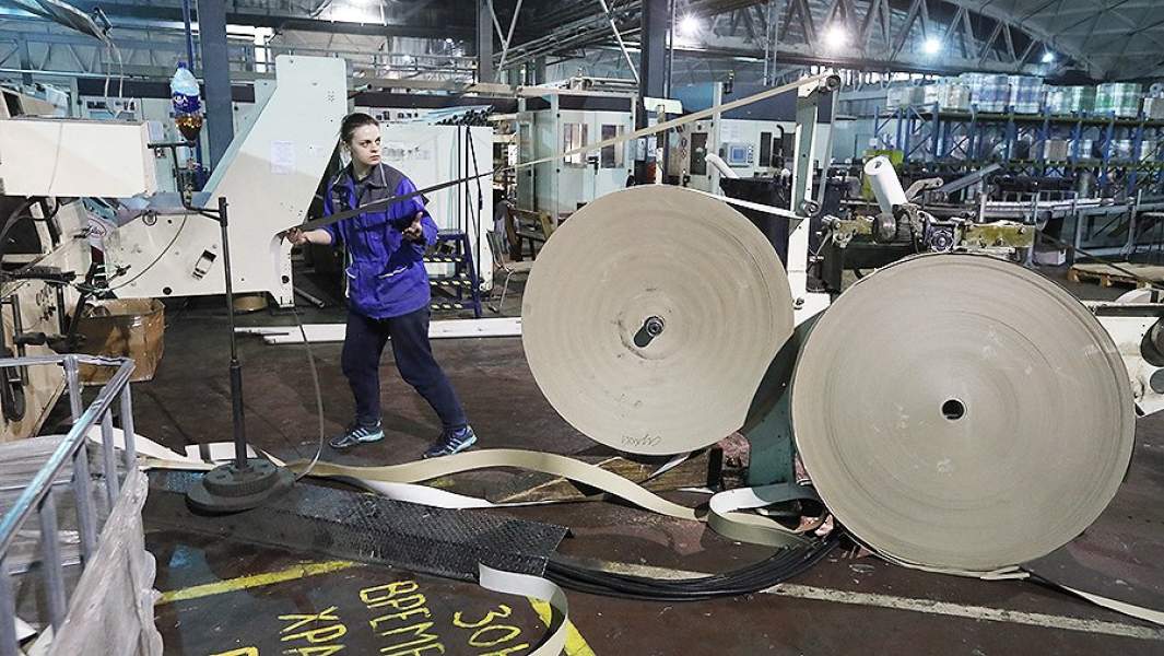 Производство туалетной бумаги на Сясьском целлюлозно-бумажном комбинате в Ленинградской области