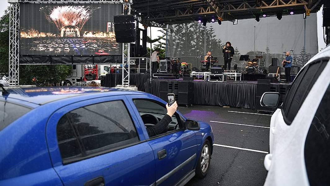 Живой концерт австралийской певицы Кэйси Донован в Сиднее