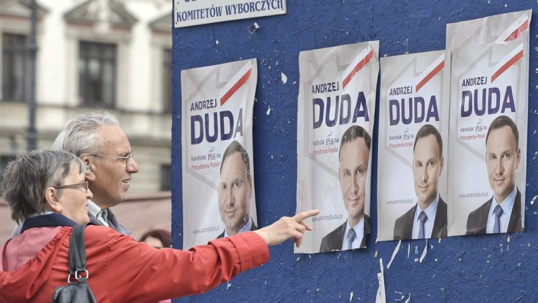 Плакаты в поддержку Анджея Дуды на улице Кракова