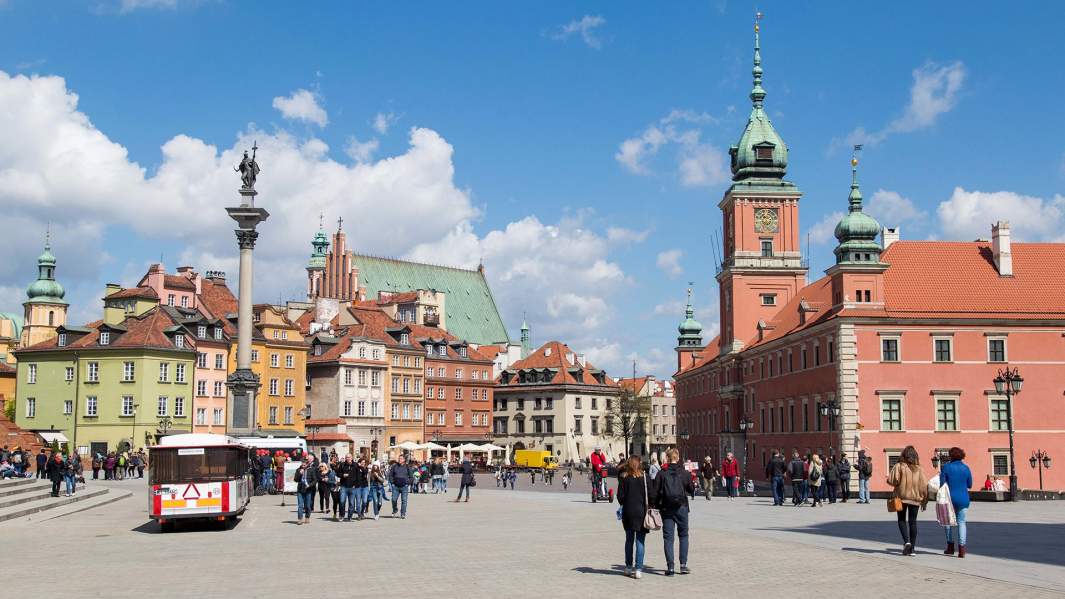 польша варшава туристы