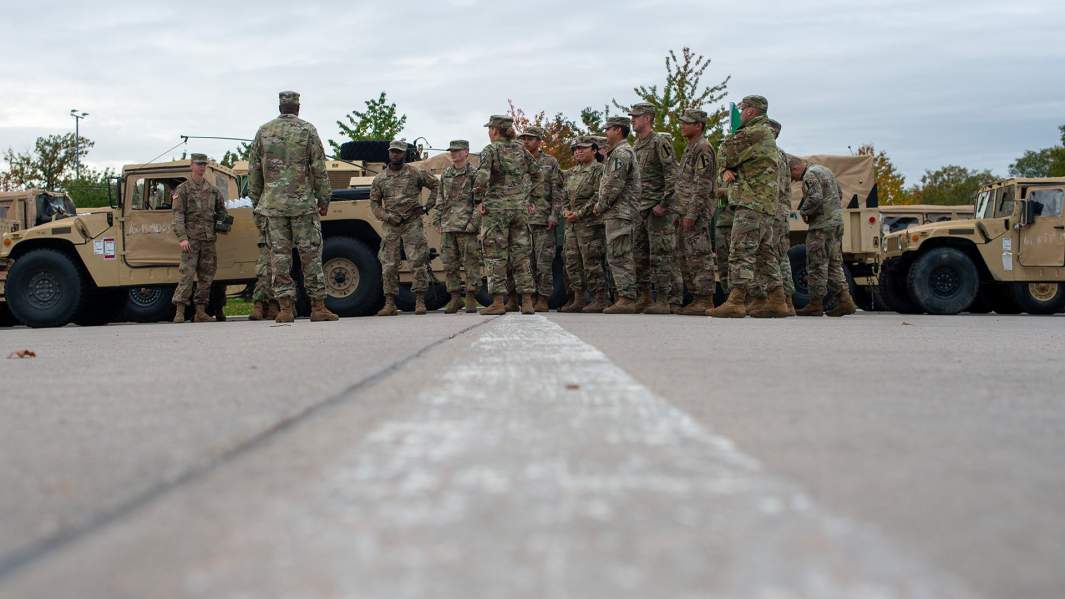 Постой, не выводи: Трамп объявил о сокращении группы войск в Германии