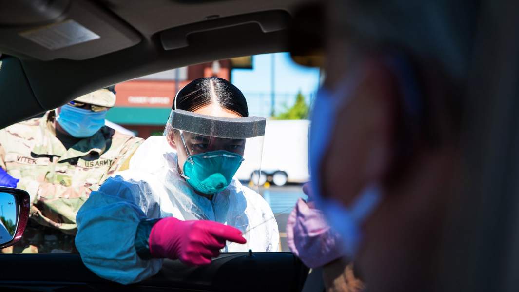 тест на коронавирус на спец. посту в США