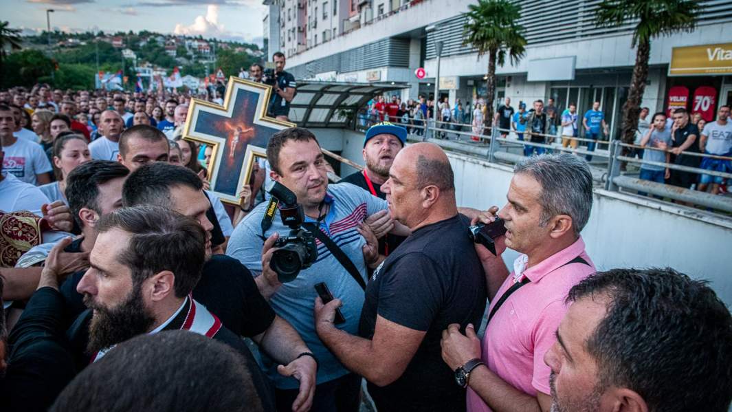 Протестные молитвенные шествия  в Черногории 