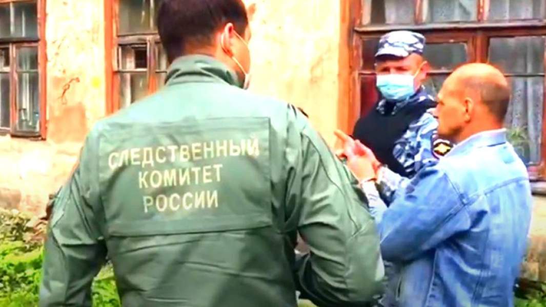 Андрей Ежов во время следственного эксперимента