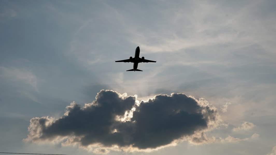 самолет небо облака