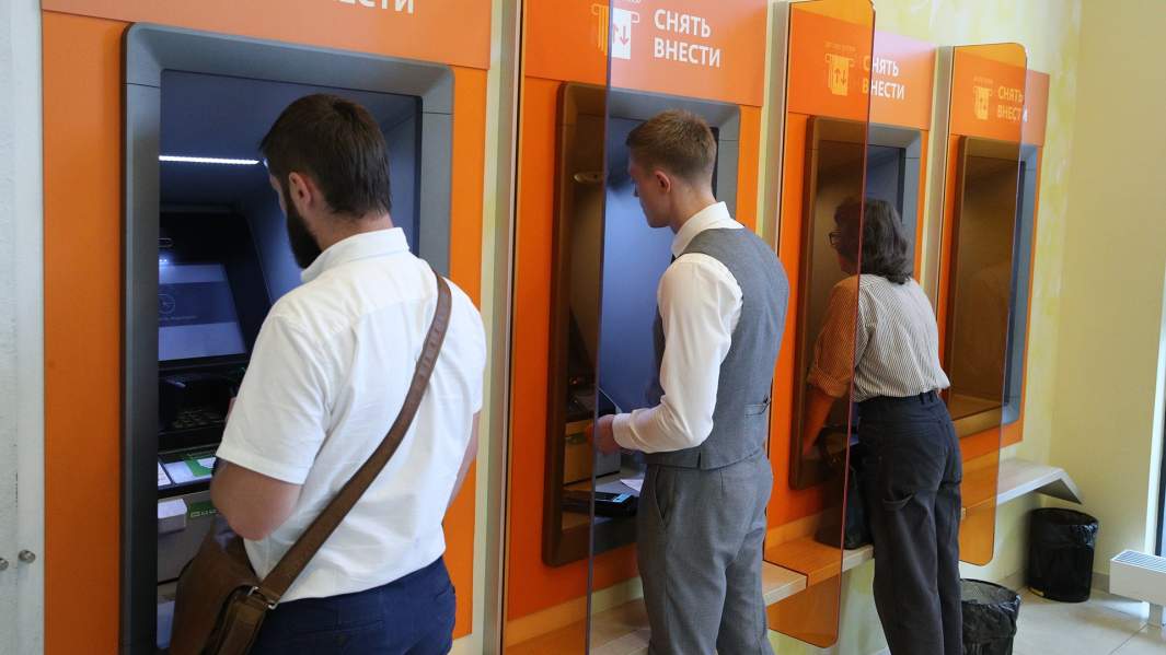 Пошли на взнос: Минфин за три года выделит соцфондам дополнительно 3 трлн