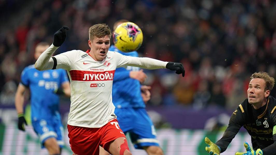 Игрок «Спартака» Александр Соболев в матче с московским «Динамо»