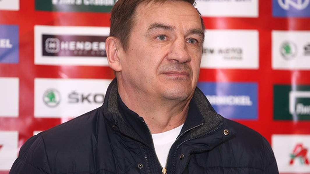 Главный тренер сборной России и хоккейного клуба СКА Валерий Брагин