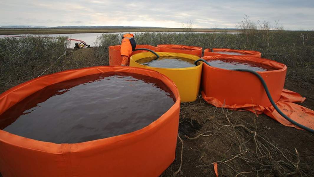 сотрудники спасательной службы