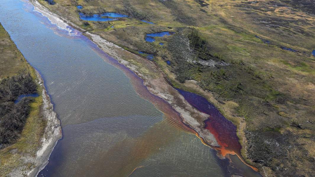 Последствия разлива нефтепродуктов в Норильске