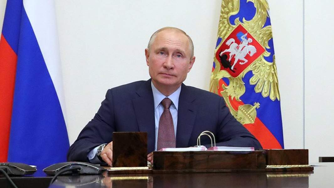 Президент РФ Владимир Путин во время встречи в режиме видеоконференции с участниками общероссийской акции взаимопомощи «Мы вместе»