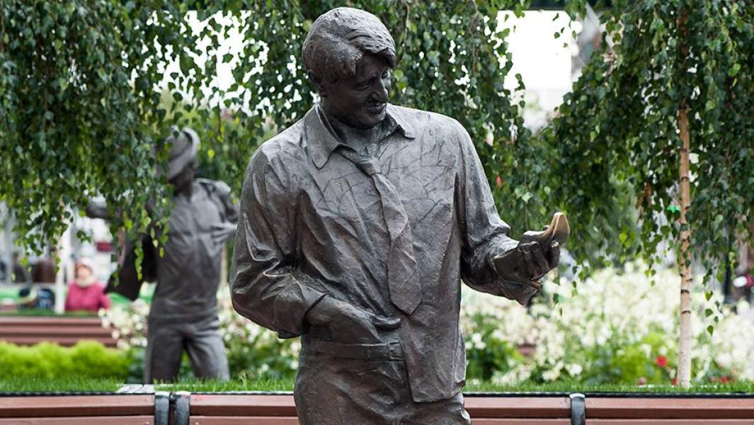 Памятник Гене Букину на улице Вайнера в Екатеринбурге