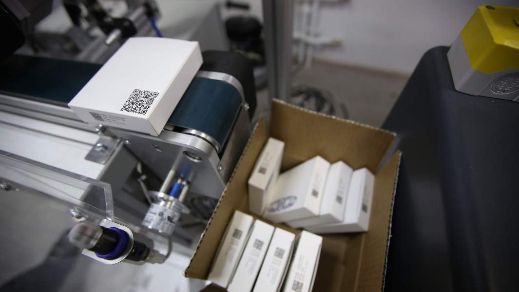 Правила переноса: власти отказались откладывать маркировку обуви, лекарств и сигарет