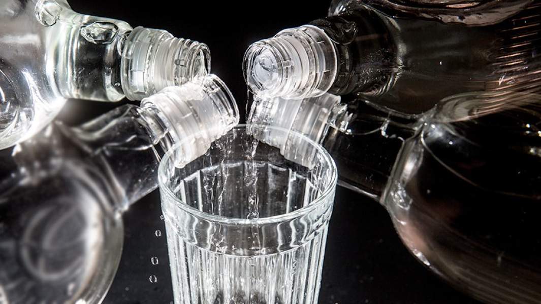 алкоголь водка стакан