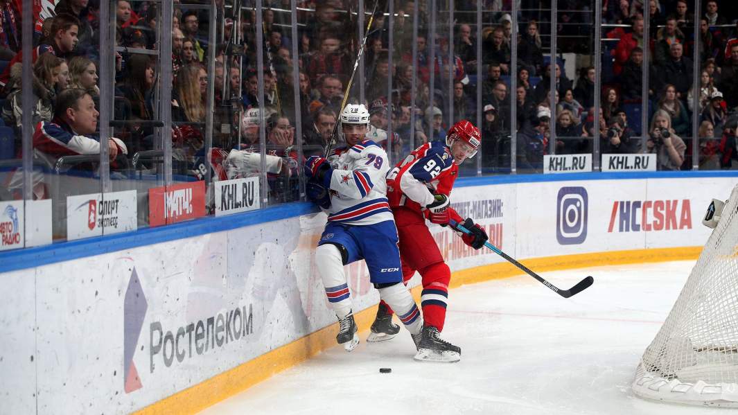 Защитник Данила Галенюк, матч ЦСКА-СКА