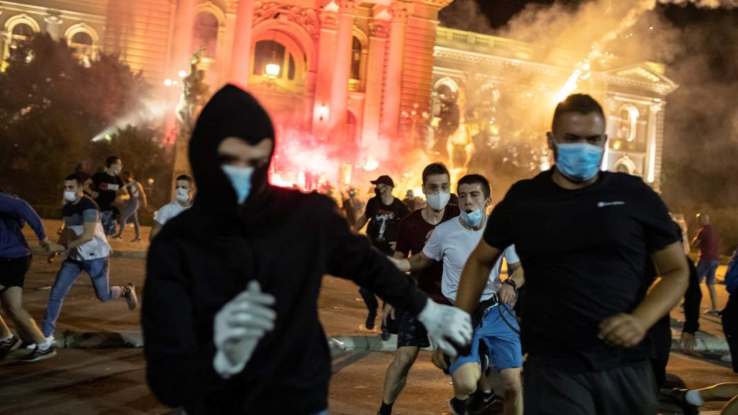 Без следа: в сербских протестах разглядели «руку Москвы»