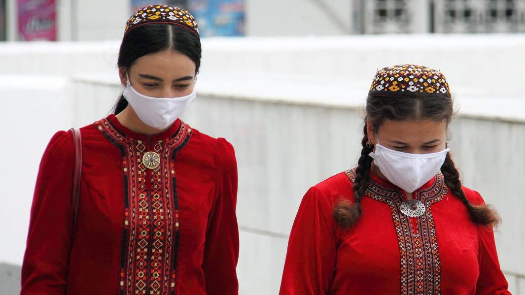 девушки в масках