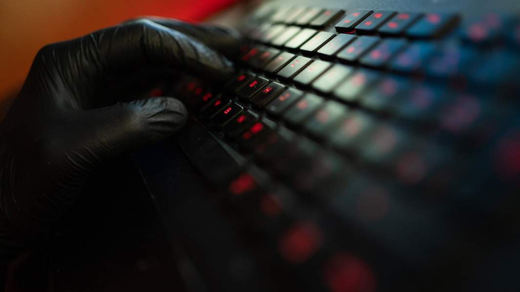 Пакет брать будут: ЕС обсудит санкции против россиян из-за атак на бундестаг