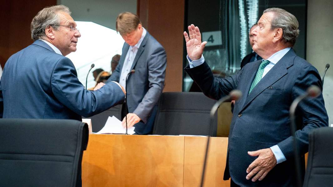 Клаус Эрнст и бывший канцлер Германии Герхард Шредер