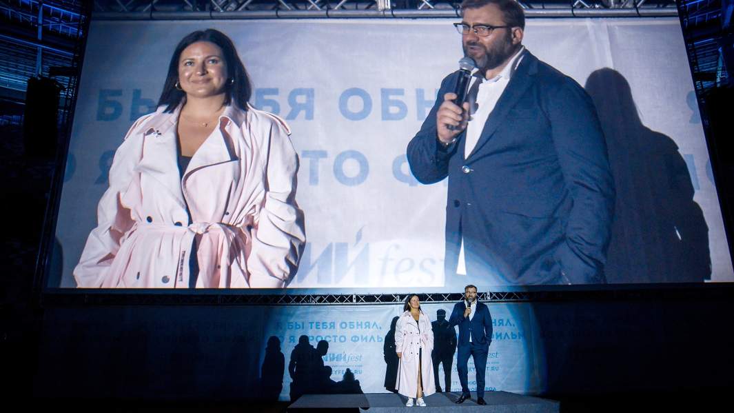 Продюсер фестиваля Оксана Михеева и Михаил Пореченков