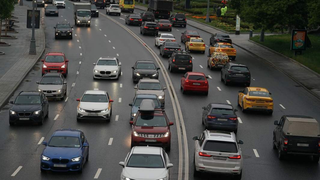 автомобили в городе
