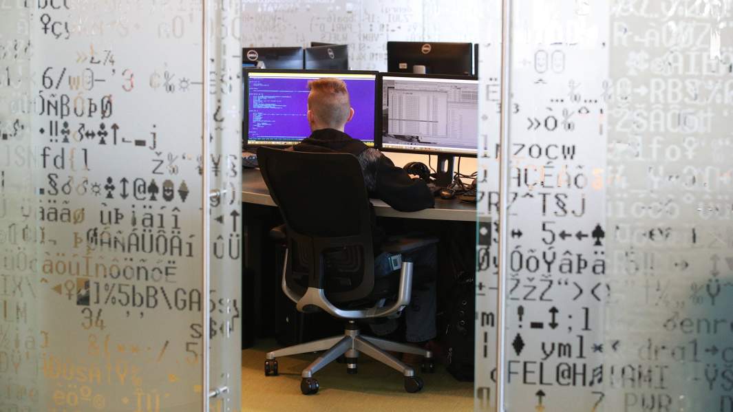 специалист за компьютером