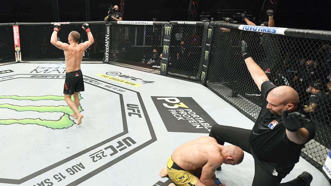 Бой Жозе Альдо и Петра Яна