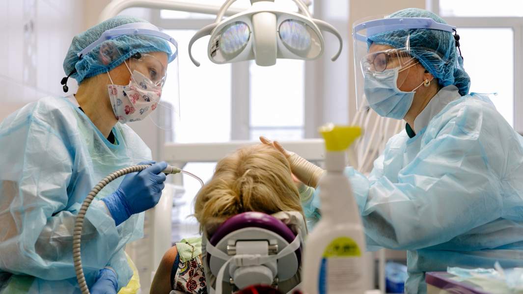 стоматолог зубы доктора