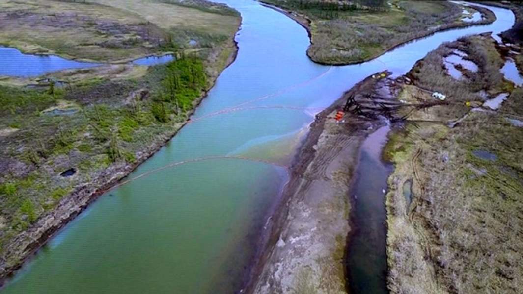 Ликвидация последствий разлива нефтепродуктов в Норильске