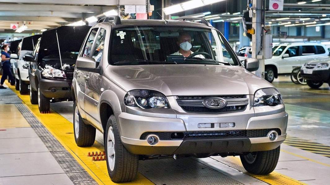 Внедорожники Niva под маркой Lada