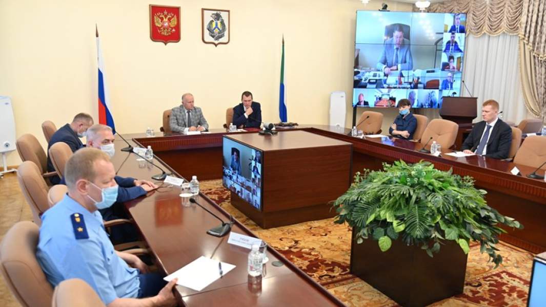 Временно исполняющий обязанности губернатора Хабаровского края Михаил Дегтярев во время представления членами регионального правительства и руководителями силовых структур