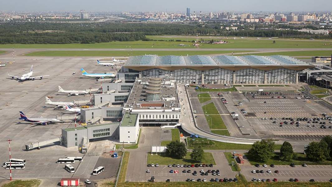 Самолеты в аэропорту «Пулково»