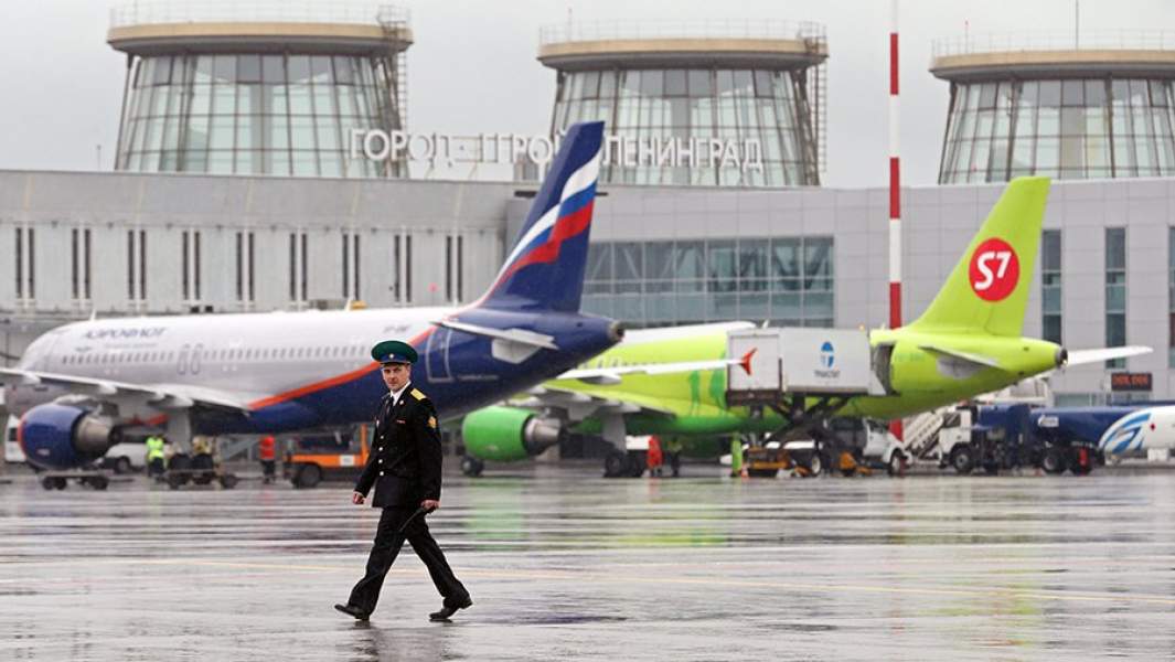 Самолеты в аэропорту «Пулково»