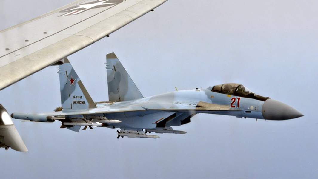 Российский истребитель Су-35 