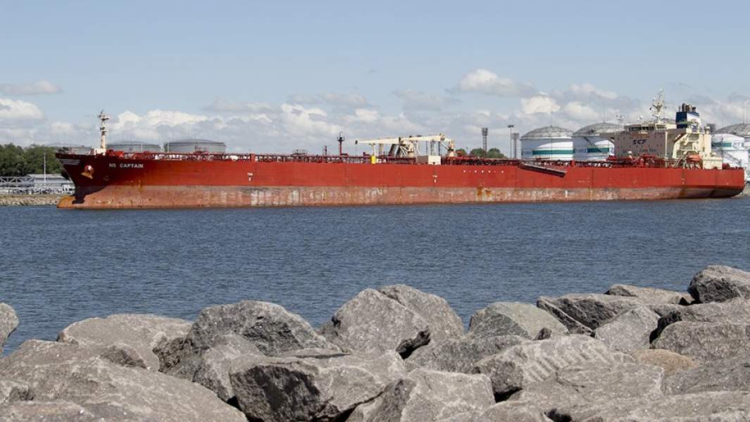 нефть танкер