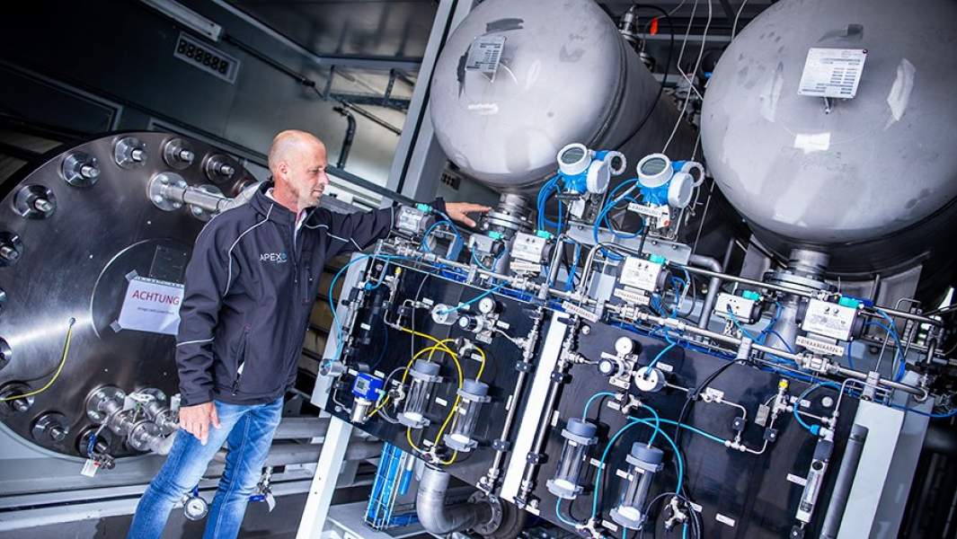 Электролизная установка водородной электростанции в Германии