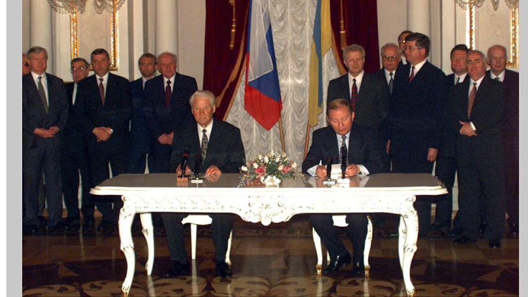 Президенты России и Украины Борис Ельцин  и Леонид Кучма 