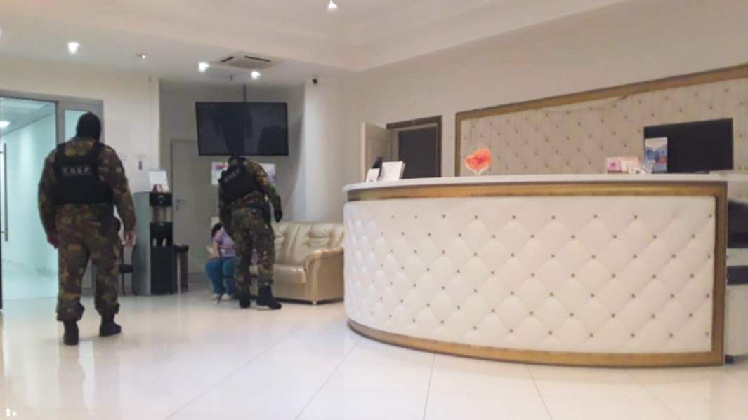 Обыски в салонах красоты в Москве и Санкт-Петербурге