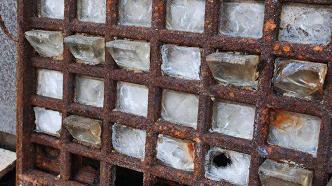 Призма Люксфер на Мясницкой улице в Москве