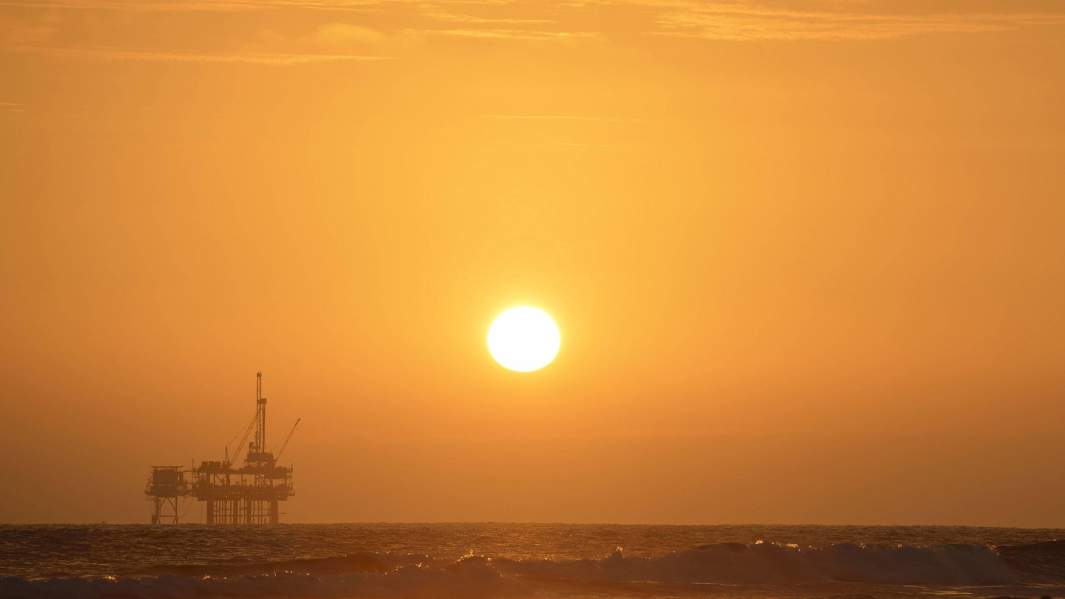 нефтяная платформа
