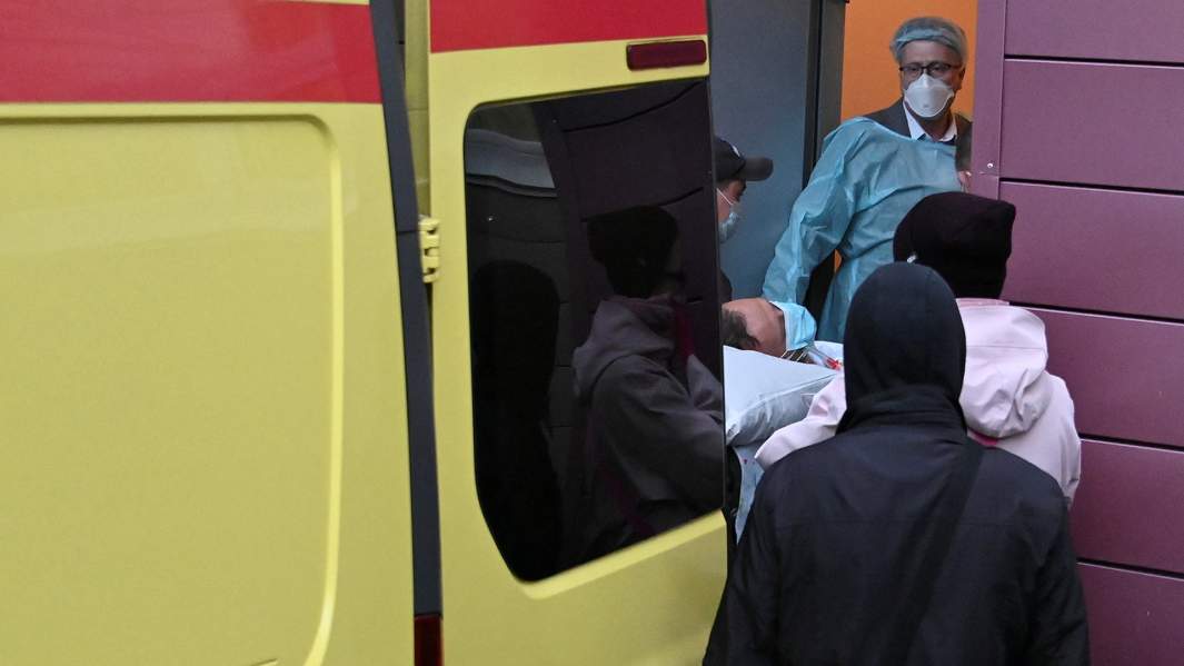 Алексея Навального транспортируют из омской больницы