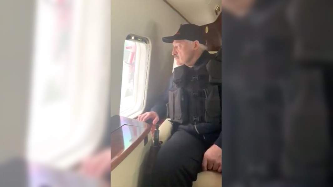 Лукашенко в вертолете 